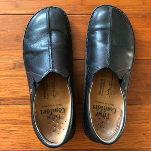Finn Comfort clogs